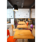 tavoli e sedute legno per ristorante