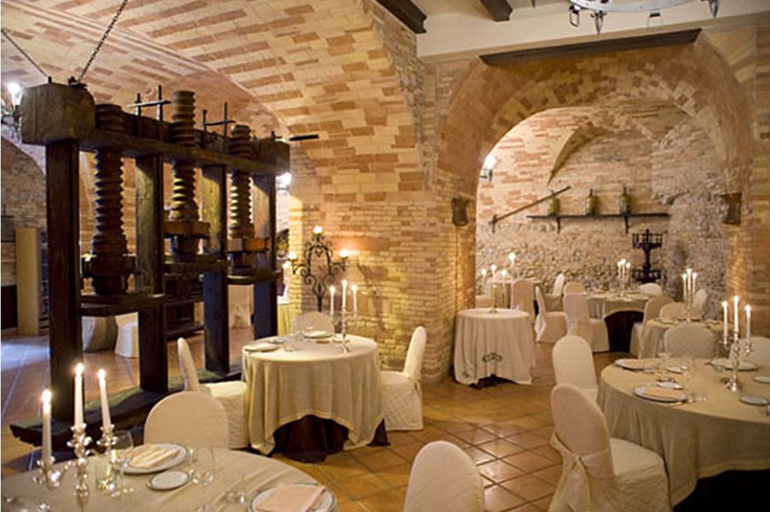 castello chiola restaurant room