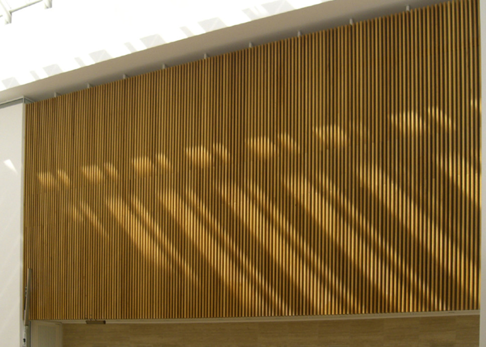 parete in doghe di legno hemlock