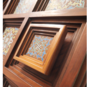 dettaglio decoro portali in legno Moschea di Roma