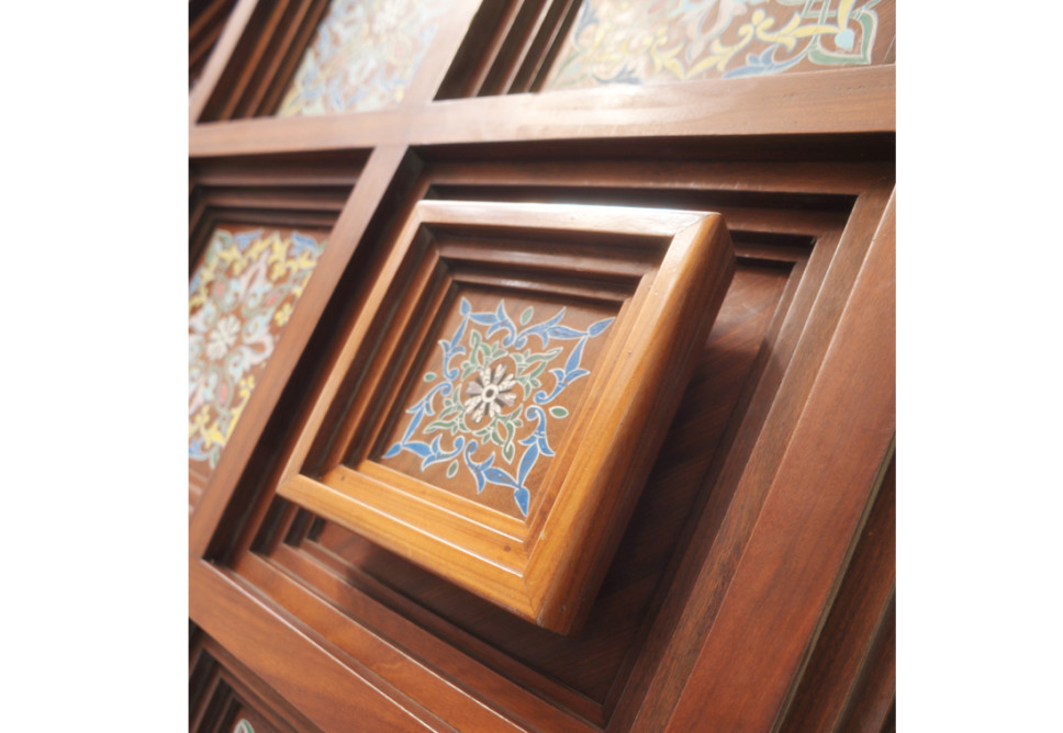 dettaglio decoro portali in legno Moschea di Roma