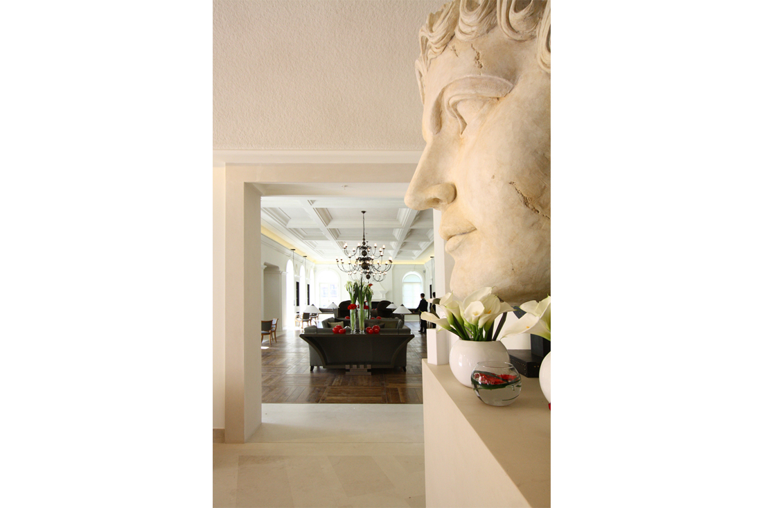 Dettaglio della lobby Gran Melia Villa Agrippina by Devoto