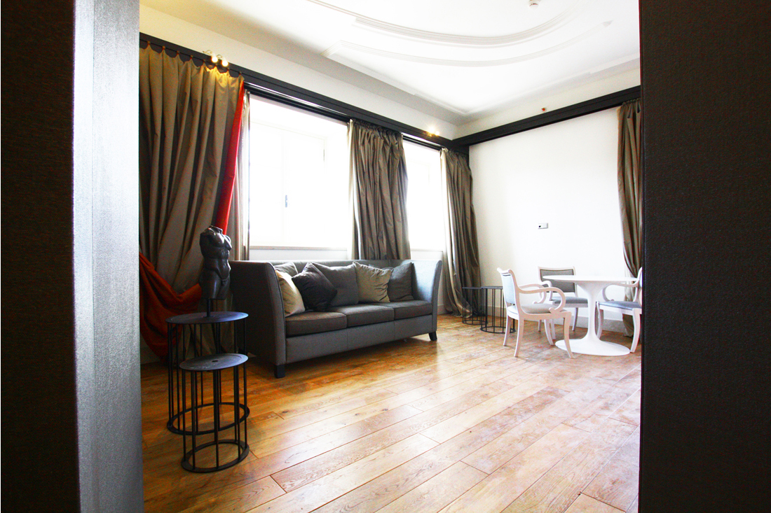 Room interior of Gran Melia Villa Agrippina hotel Rome furnished by Devoto