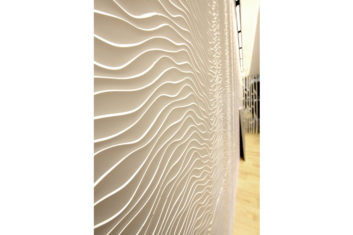 white wall decoration pattern
