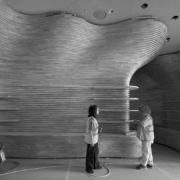 Installazione del canyon di legno, ovvero il Gift shop National museum of qatar by Devoto Design