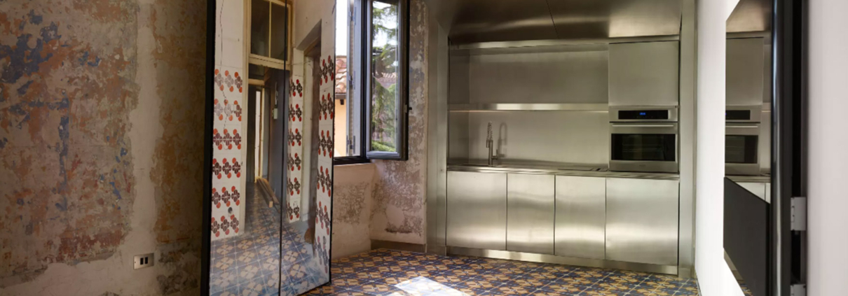 Interior contract solutions: the use of stainless steel in Fendi "Rhinoceros" Palace