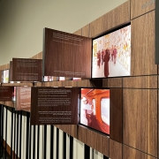 photo exhibition structure in wood