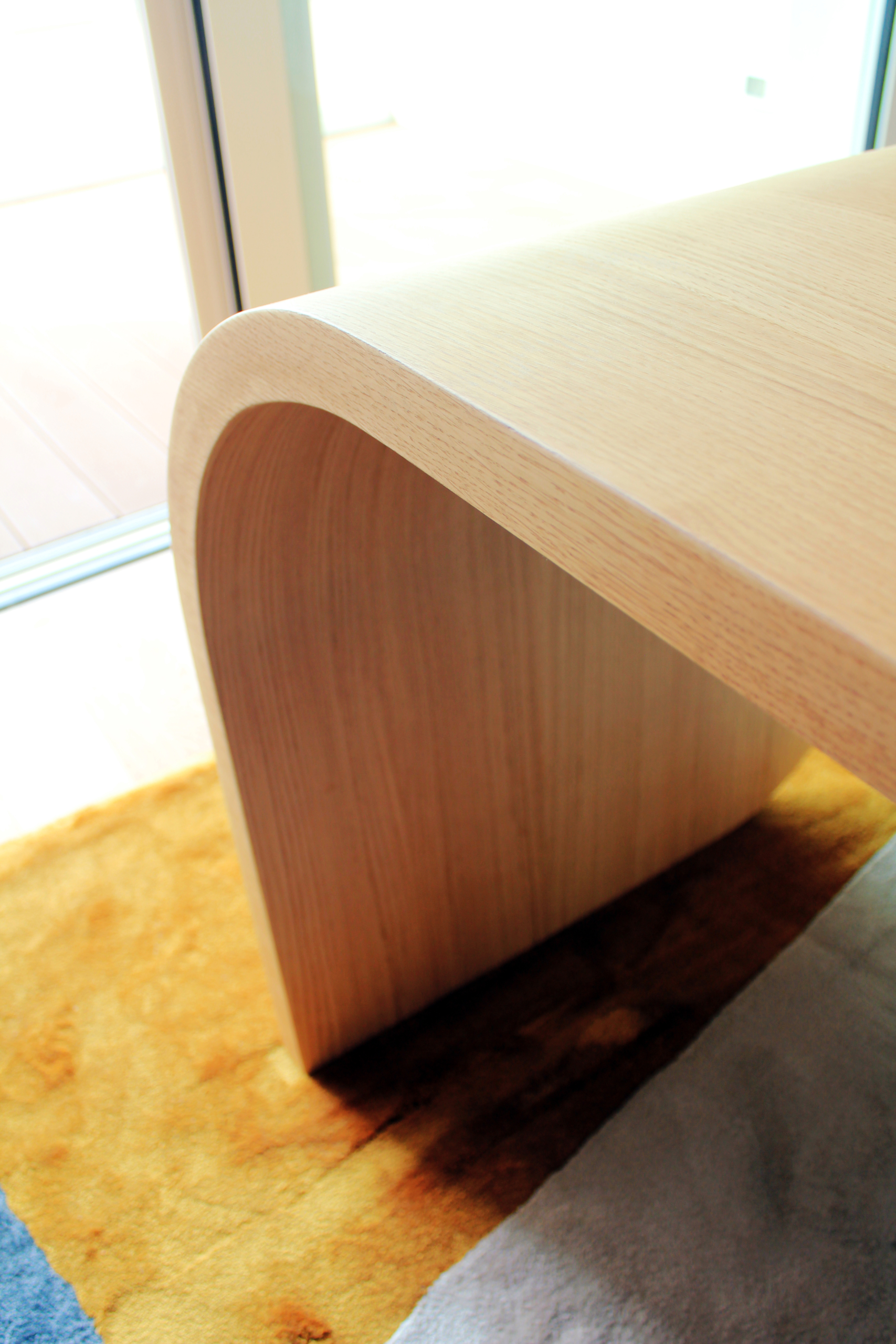 gamba curva scrivania legno
