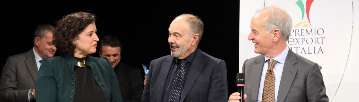 tre persone premiazione